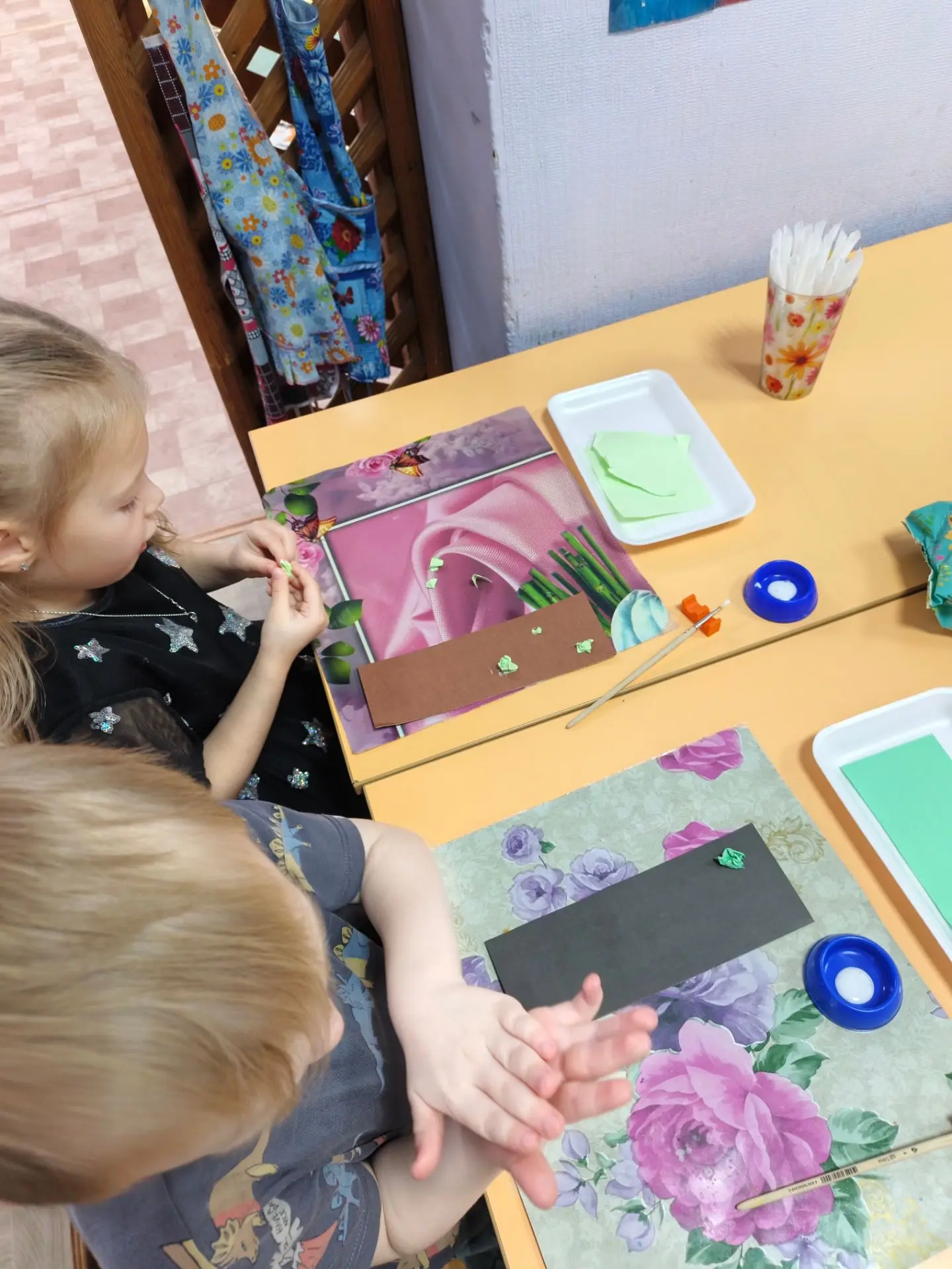 Сегодня хотим поделиться впечатлениями о нашем занятии по конструированию в средней гру...