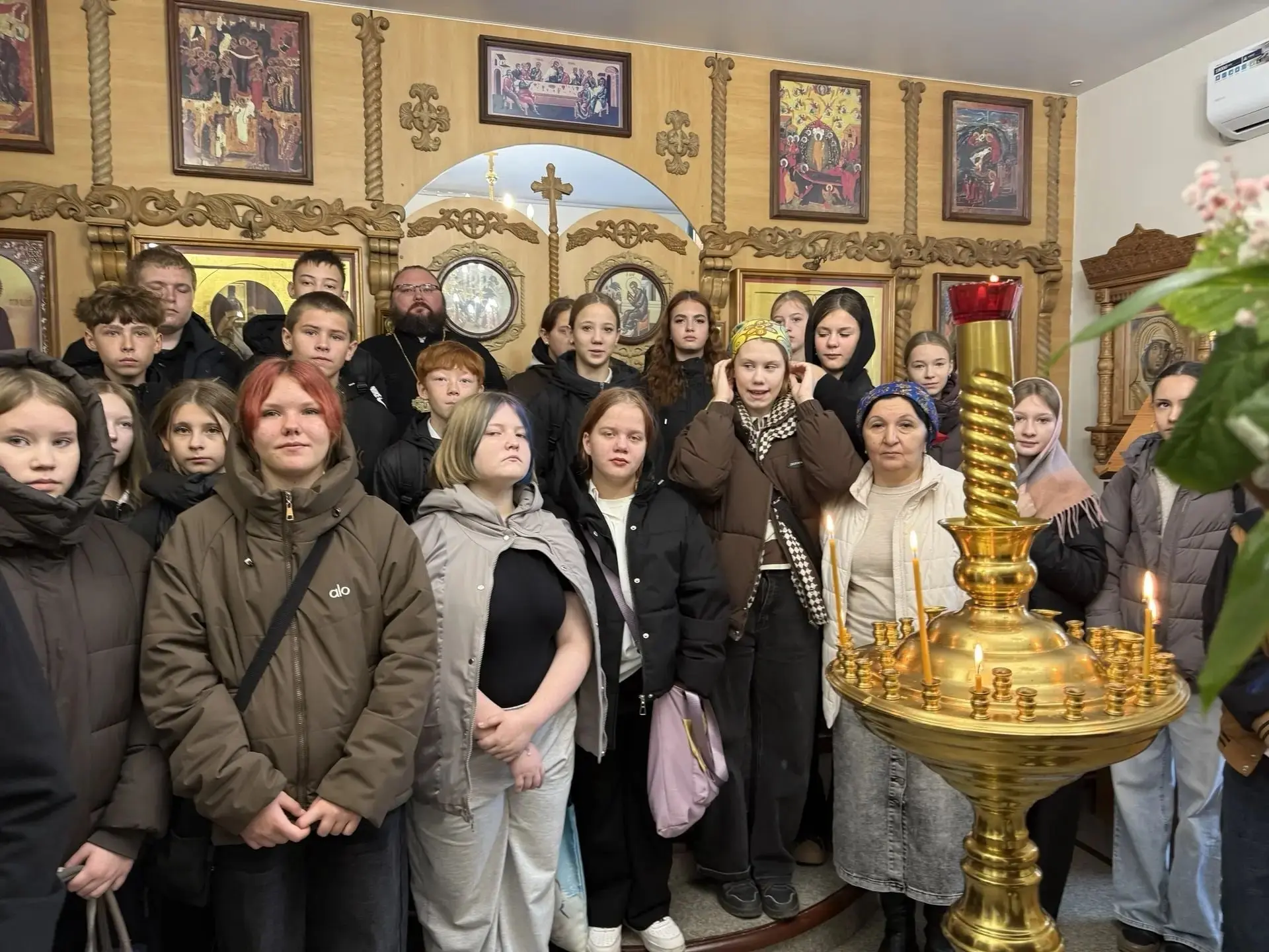 Для 7 «Ж» класса день выдался познавательным: вместе с классным руководителем Зинаидой ...