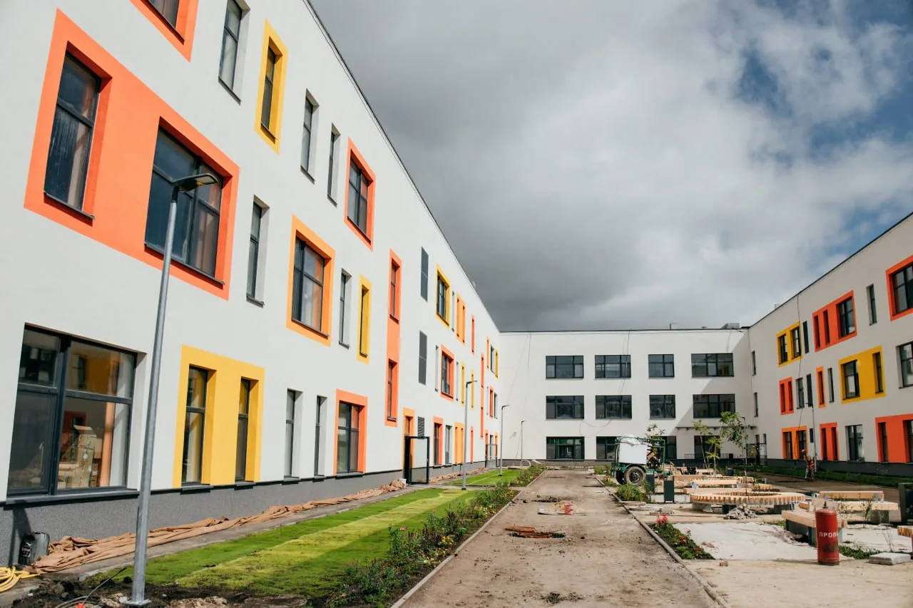 🏫 Василий Орлов осветил вопросы образования и развития школьной инфраструктуры во врем...