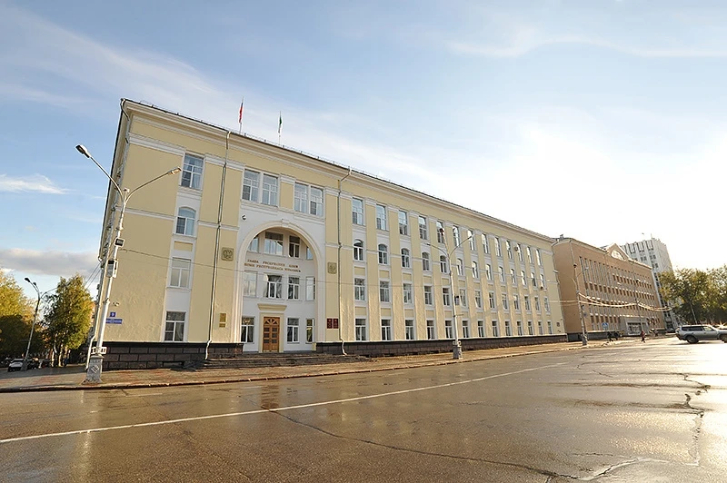 🏛 В Сыктывкаре отремонтируют крышу здания администрации главы Коми