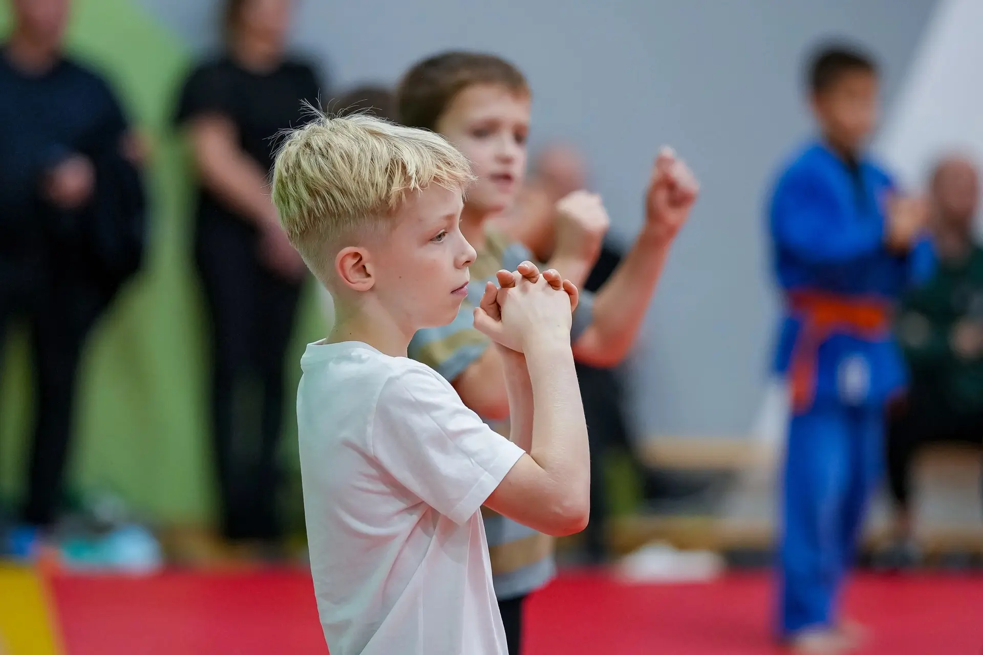 Новый антураж и непривычные упражнения....🥋💪