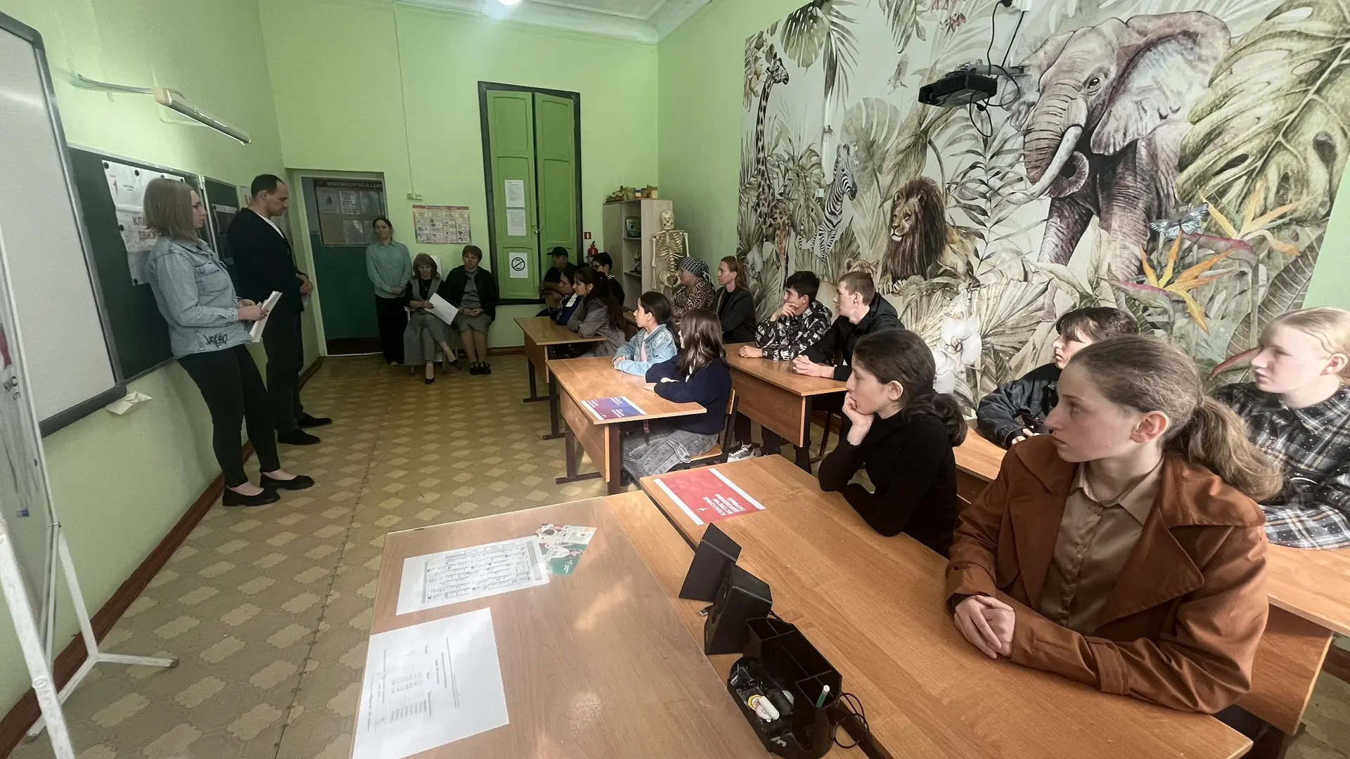 Сегодня в нашей школе инспектором ОДН ОУУП и ПДН Отдела МВД «Андроповский» Мацера П. М....