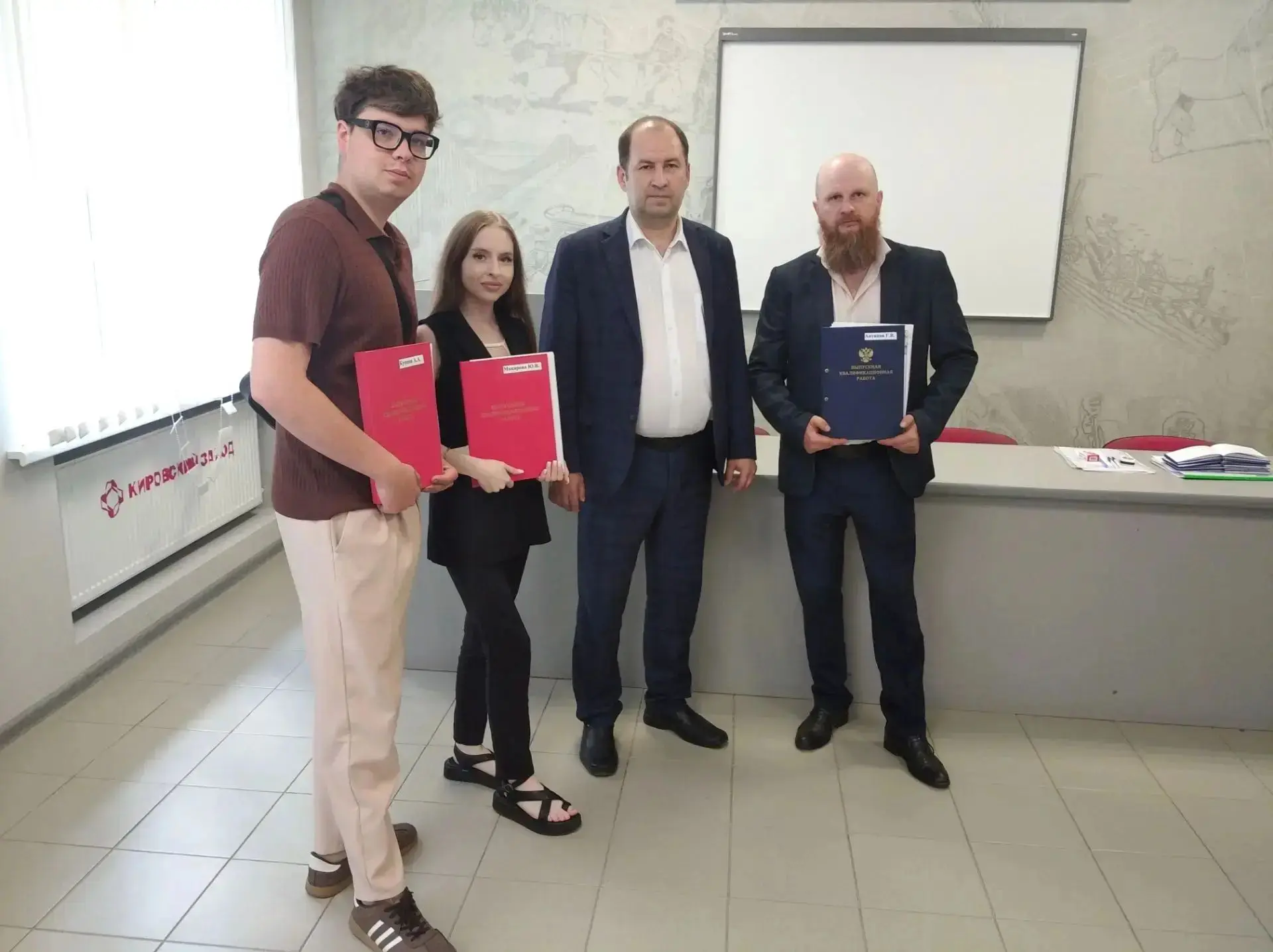 Мой папа, Слава, работает в Пензенском ГАУ преподавателем! 👨‍🏫