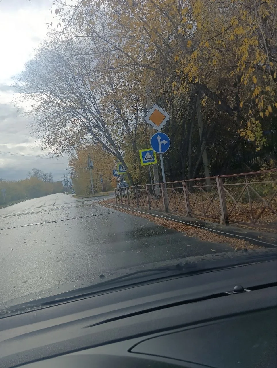 #пдд сейчас пересмотрел, а ведь кирпича-то нет с его стороны. Зря де*илом обозвал, полу...