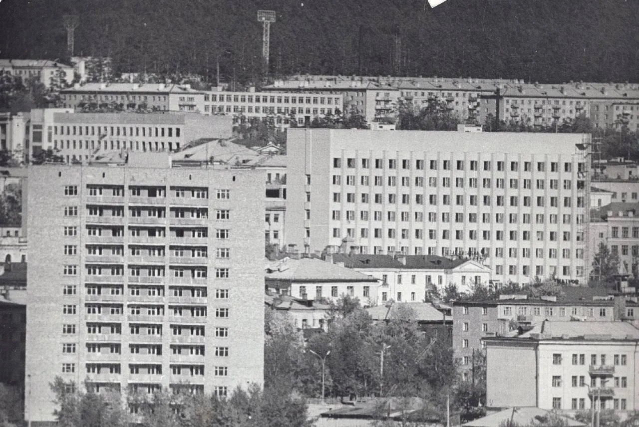 📷 Вид на Читу в 1974 году. В центре кадра — здание обкома КПСС на Чайковского, 8, кото...