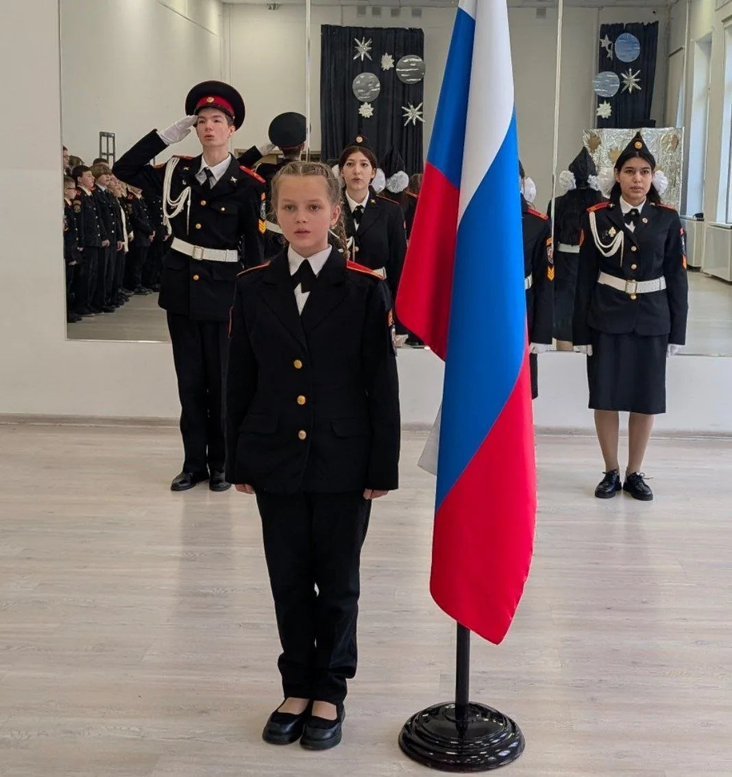 🇷🇺 Церемония поднятия флага Российской Федерации
