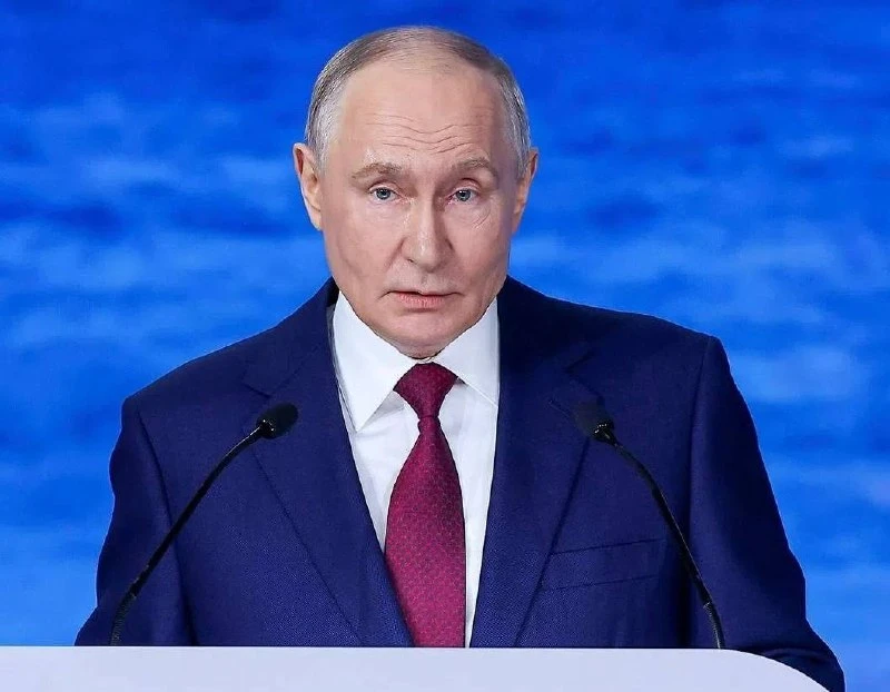 Россия будет отвечать на удары по НПЗ, а также логистическим и энергообъектам, заявил П...