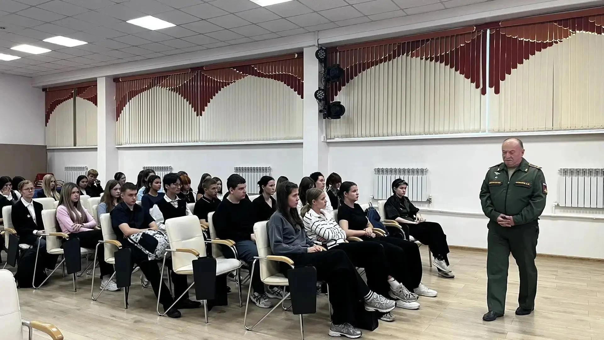 📖 Сахалинская молодёжь узнала историю Цезаря Куникова