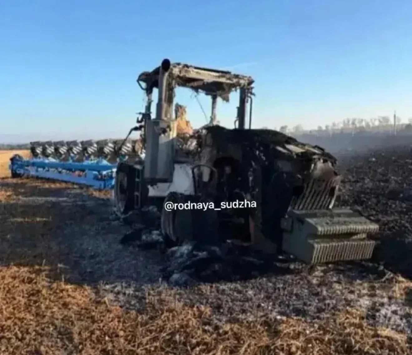 ⁣‼️Дрон ударил по трактору, работающему в поле в Большесолдатском районе. Погиб 40-летн...