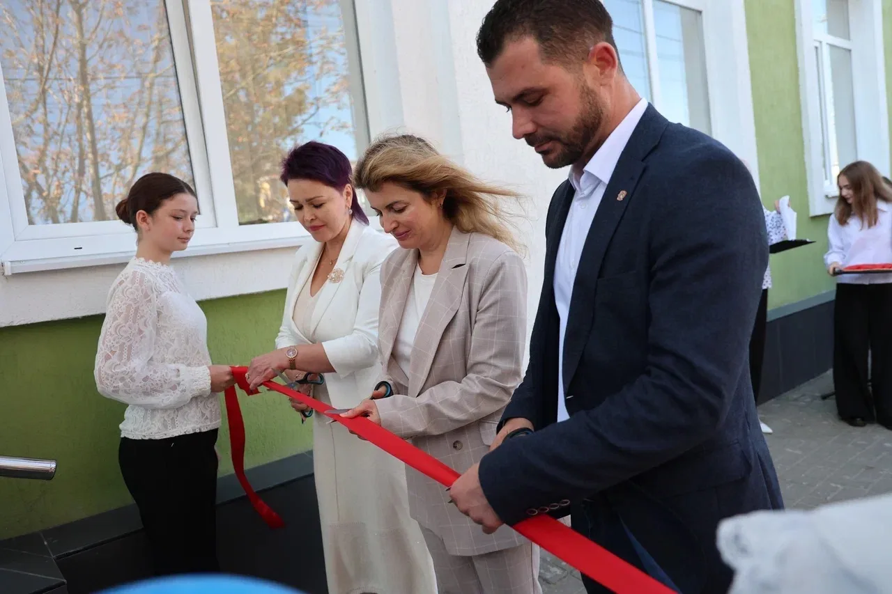 Сегодня после капитального ремонта открылась обновлённая Геническая детская школа искус...