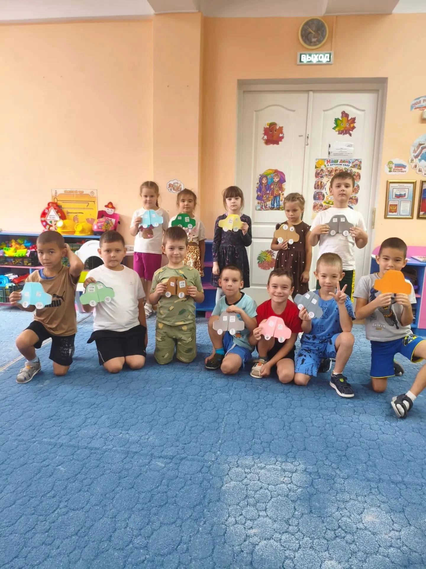 🍬 В преддверии Дня отца воспитанники подготовительной группы "Карамельки" своими рукам...
