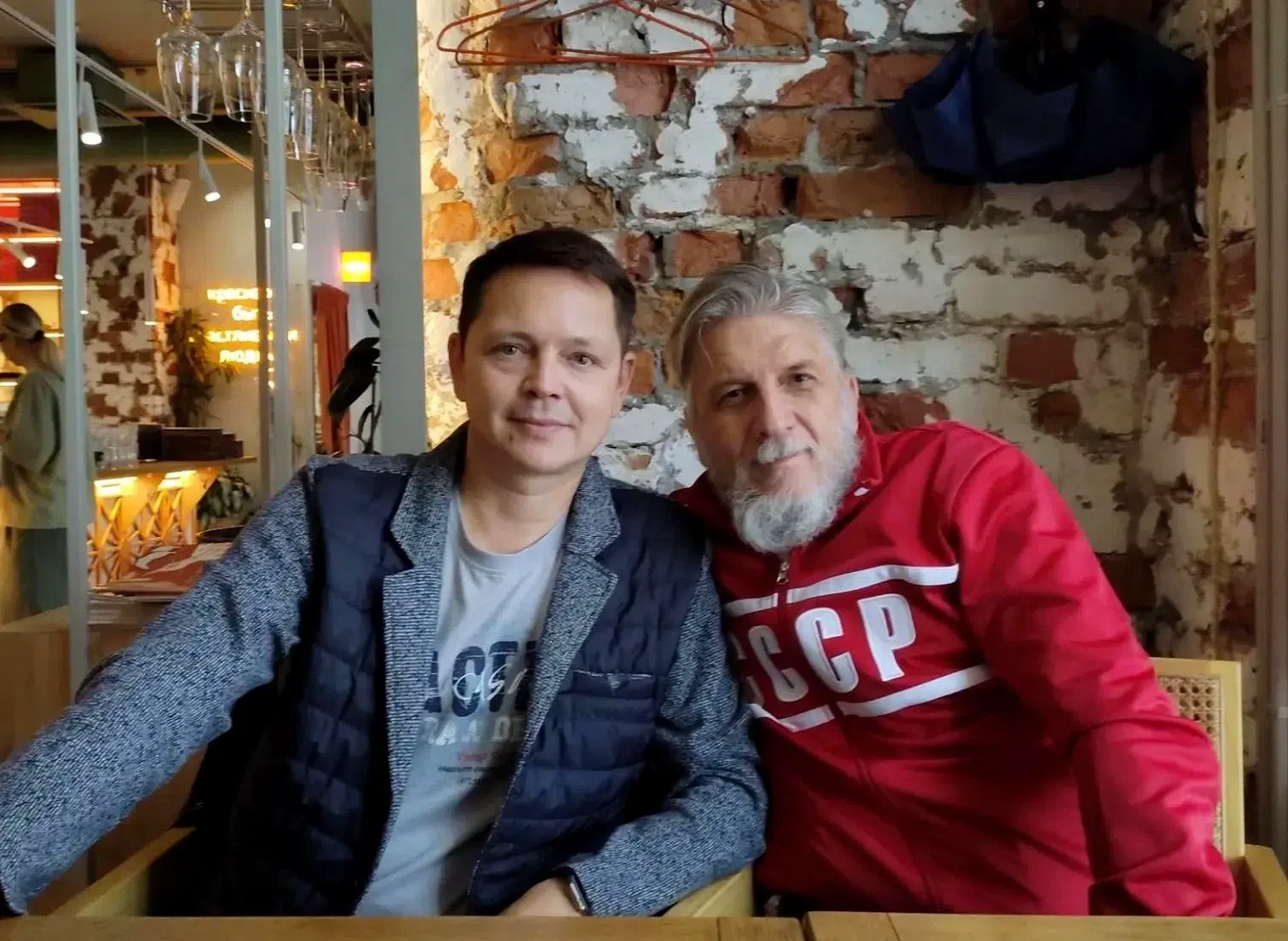 «Приключения хоккейных стикеров» продолжаются!