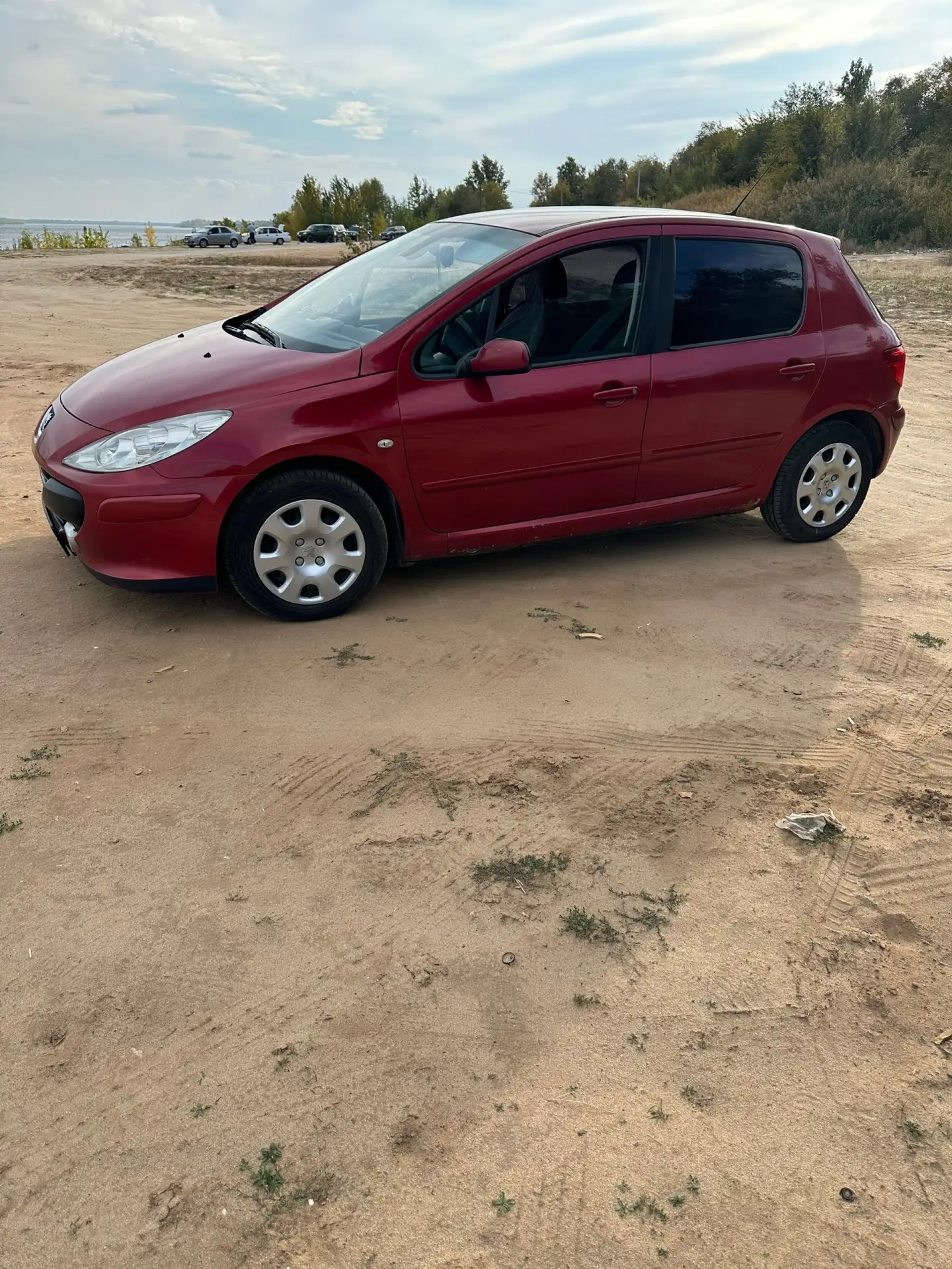 Продаю авто Пежо 307 2007 года 1.6 акпп мотор не дымит не троит коробка автомат тоже вс...