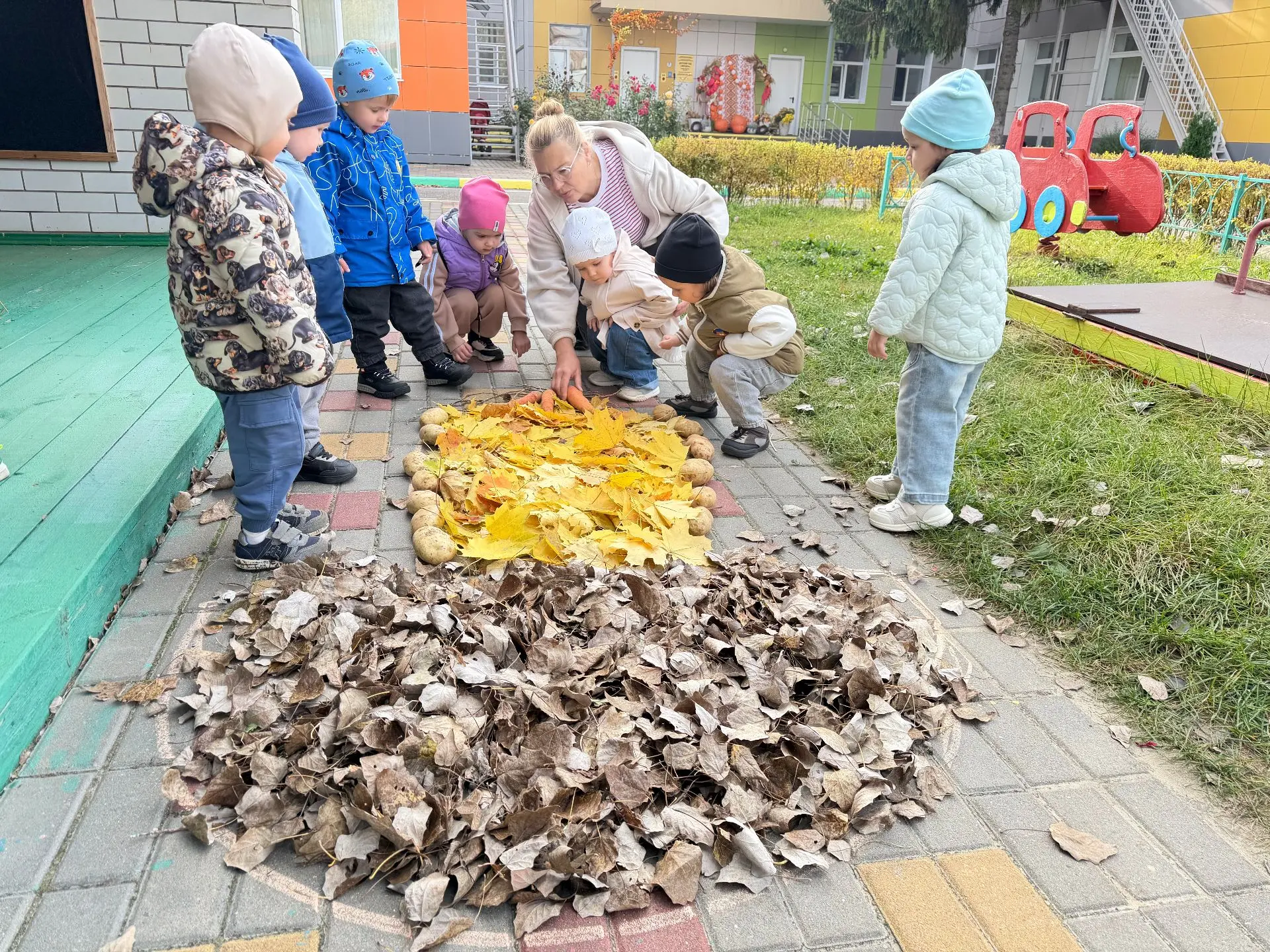 Арт-эстафету перехватывают самые маленькие фантазеры! 🍂🥕