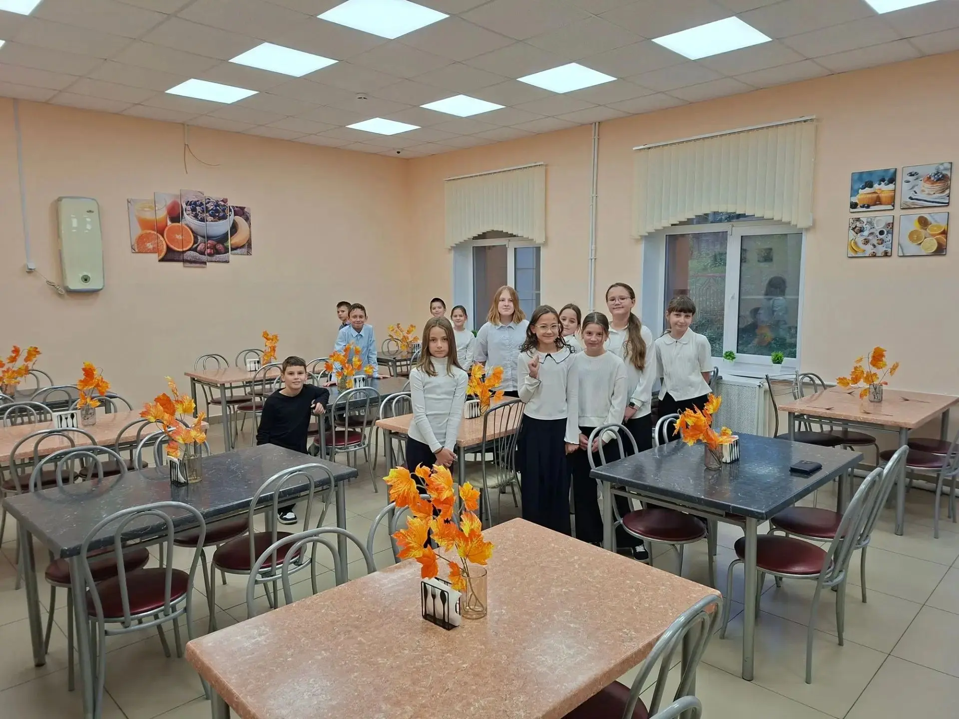 🍂 Осень пришла не только за окно — но и в нашу столовую!