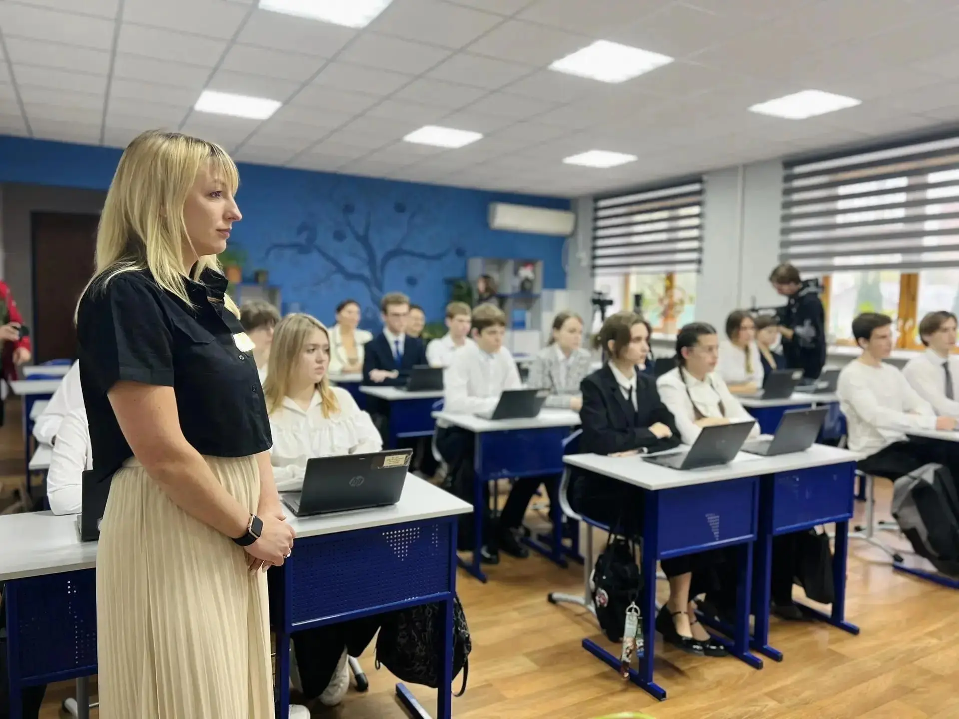 🖥 В Курской школе № 5 им. И.П. Волка прошел Урок цифры. Первое в этом учебном году зан...