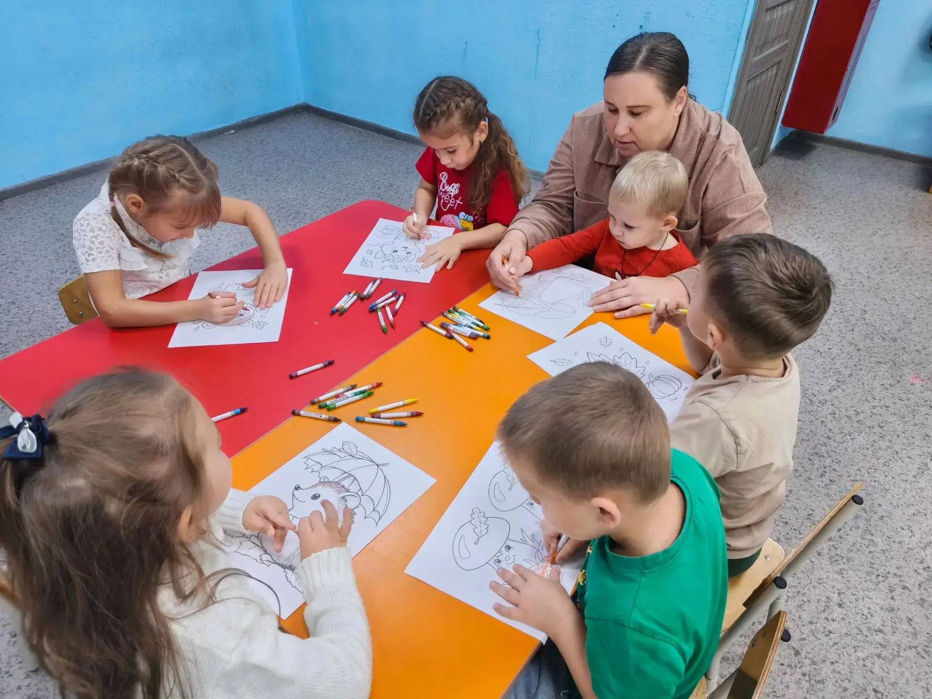 "Золотая осень" в гостях у малышей! 🍂В дошкольной группе «Золотой ключик» прошёл час т...