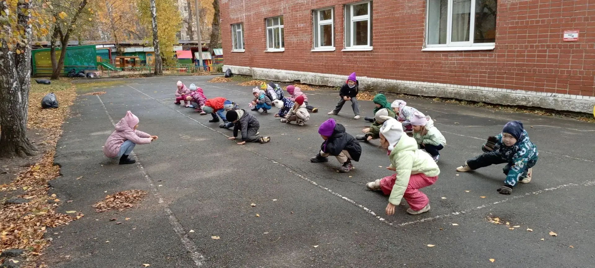 🍂🌸 У наших «Васильков» прошло замечательное занятие на свежем воздухе! 🌿