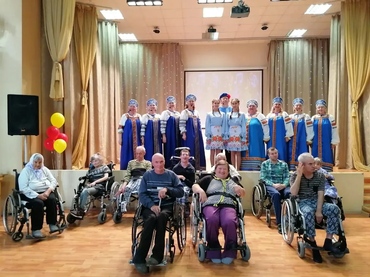 🫶✨ В Доме-интернате в Дербышках, в рамках Декады инвалидов, песни звучали как лекарств...