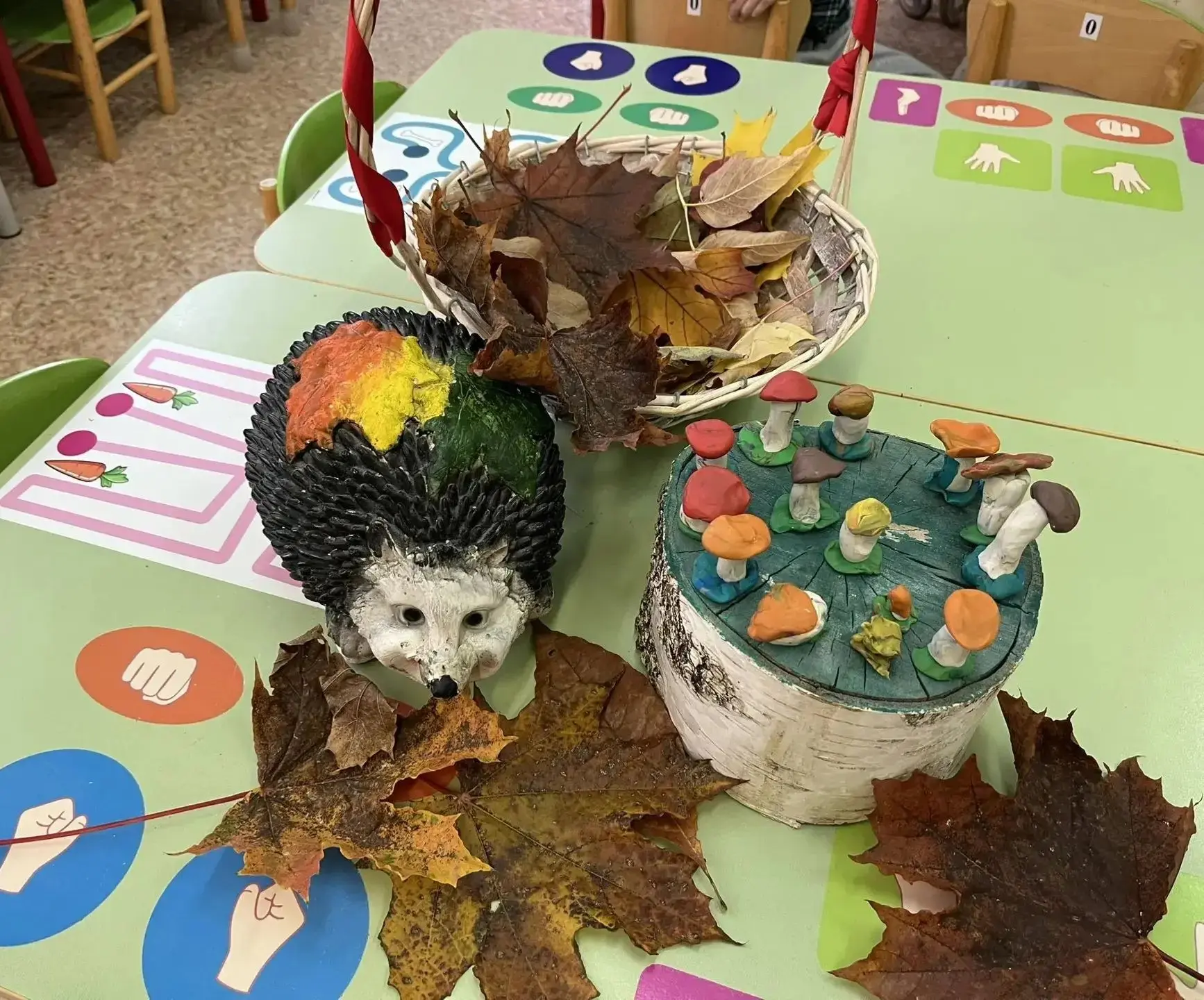🦔 Грибочки для ёжика»: лепка в группе «Пузырики»! 🦔 В группе «Пузырики» прошло увлека...