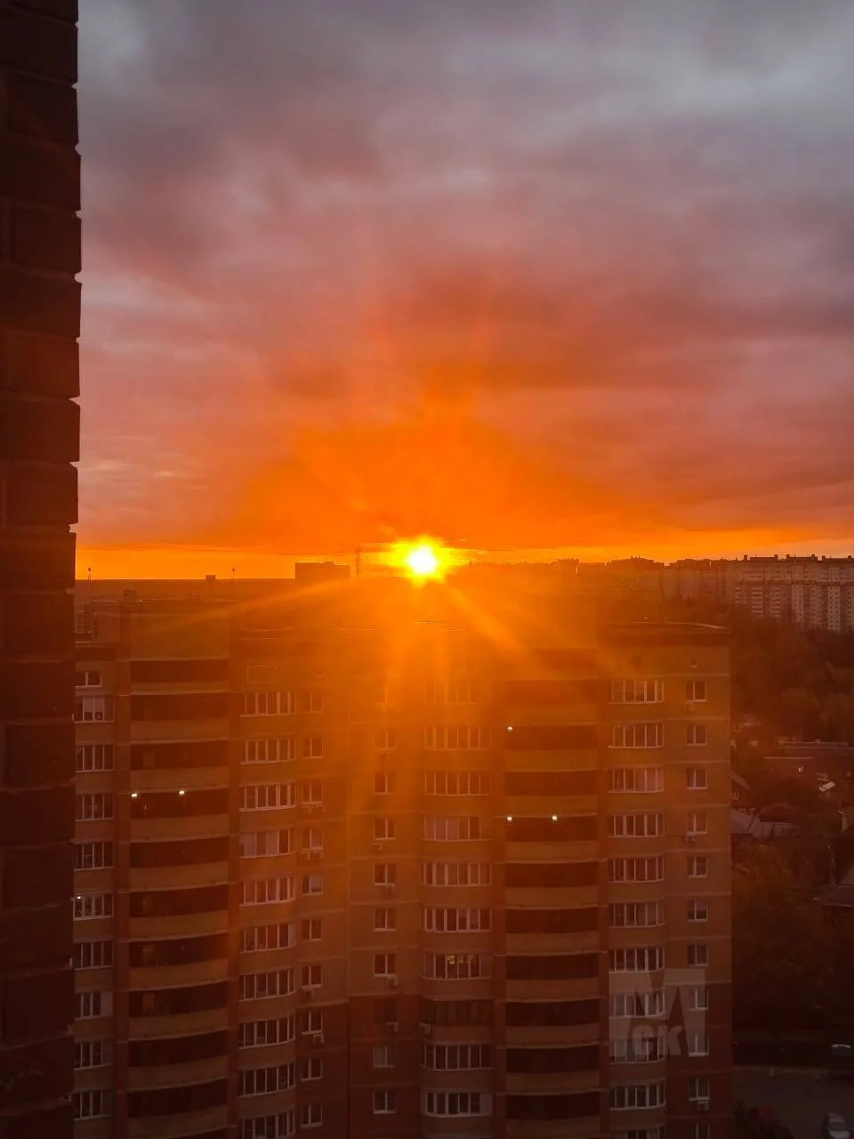 🔥 Шикарный закат был сегодня в Москве.