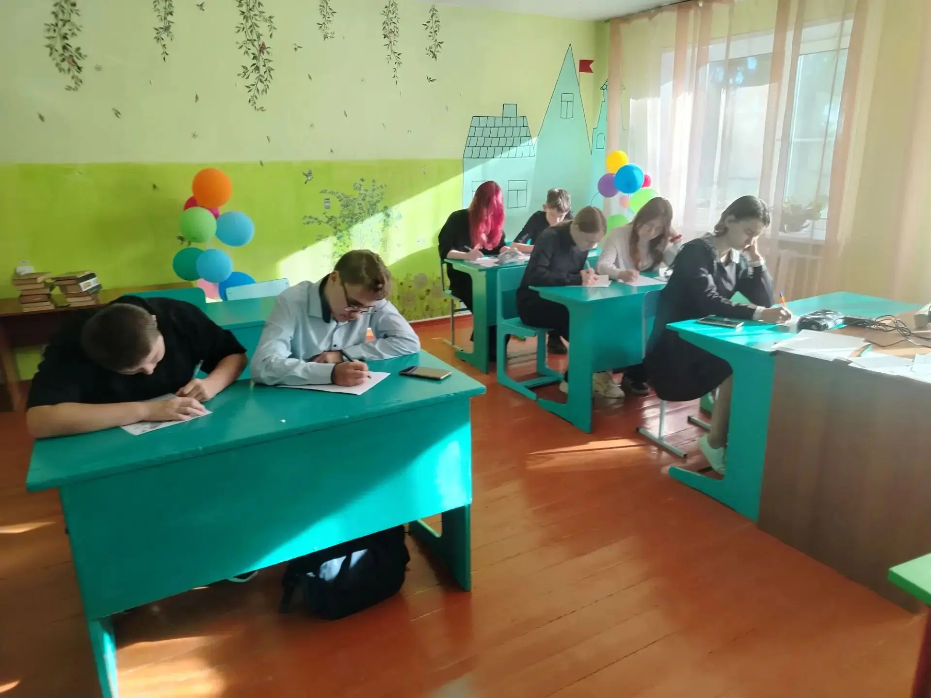 Обучающиеся 8-х классов приняли участие в Акции "Доброе сердце разделит боль", номинаци...