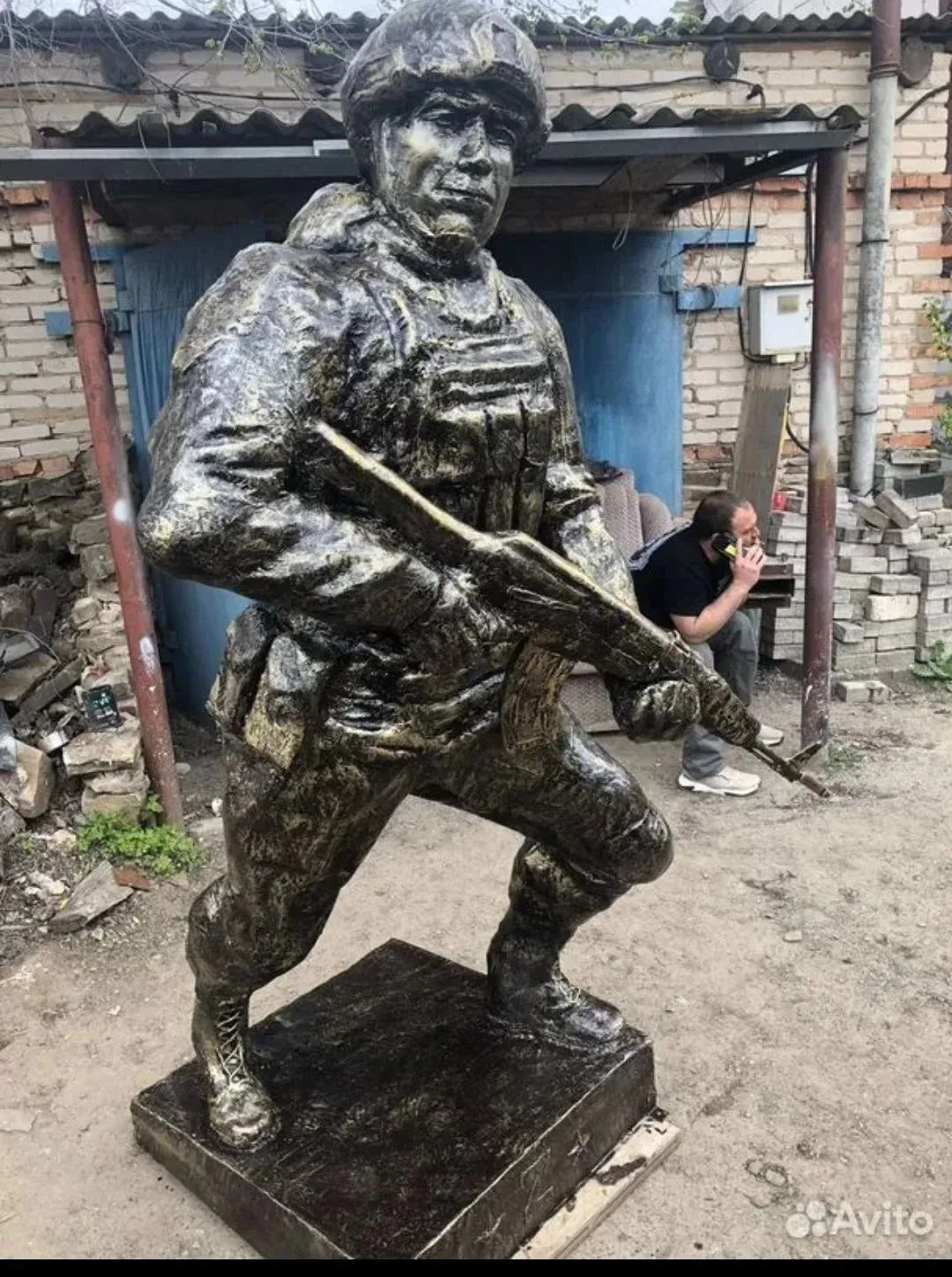 Высота 2.2 ширина основания 80*80