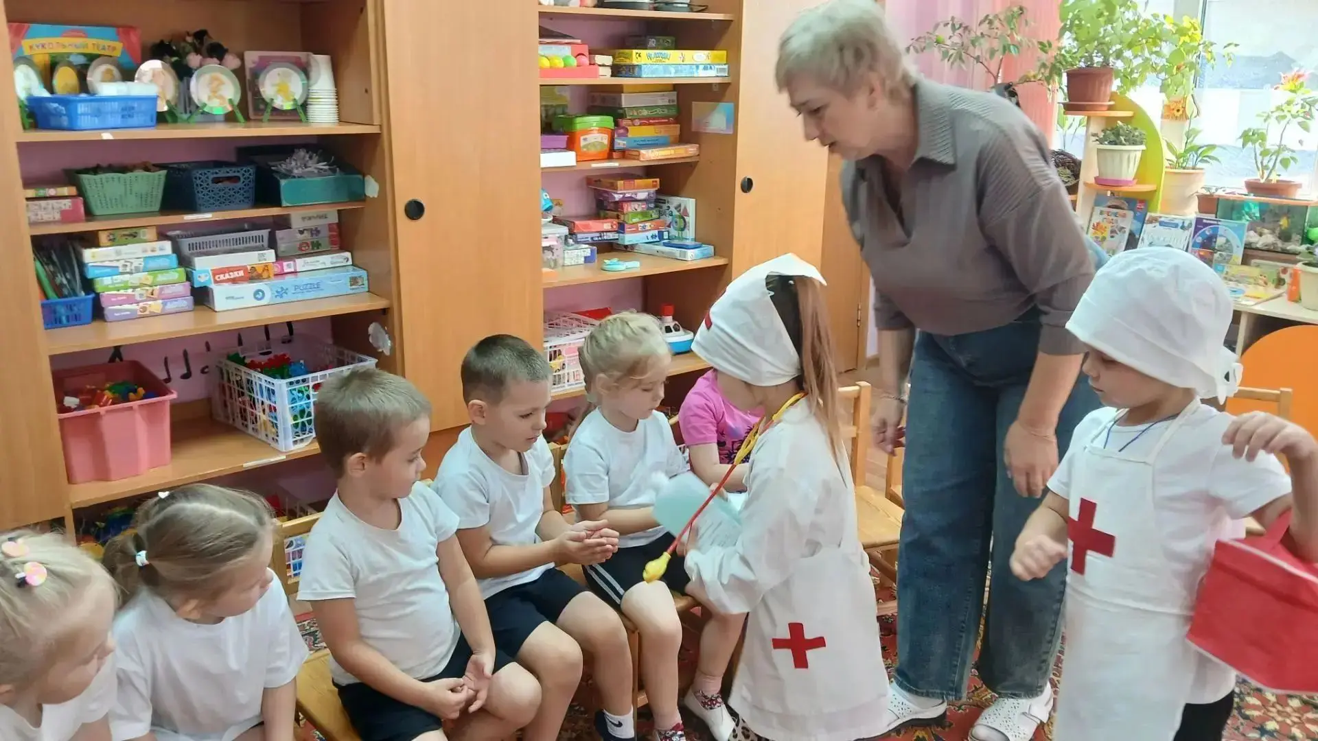 Безопасность ребенка-одна из важнейших задач дошкольного образования. В средней группе ...