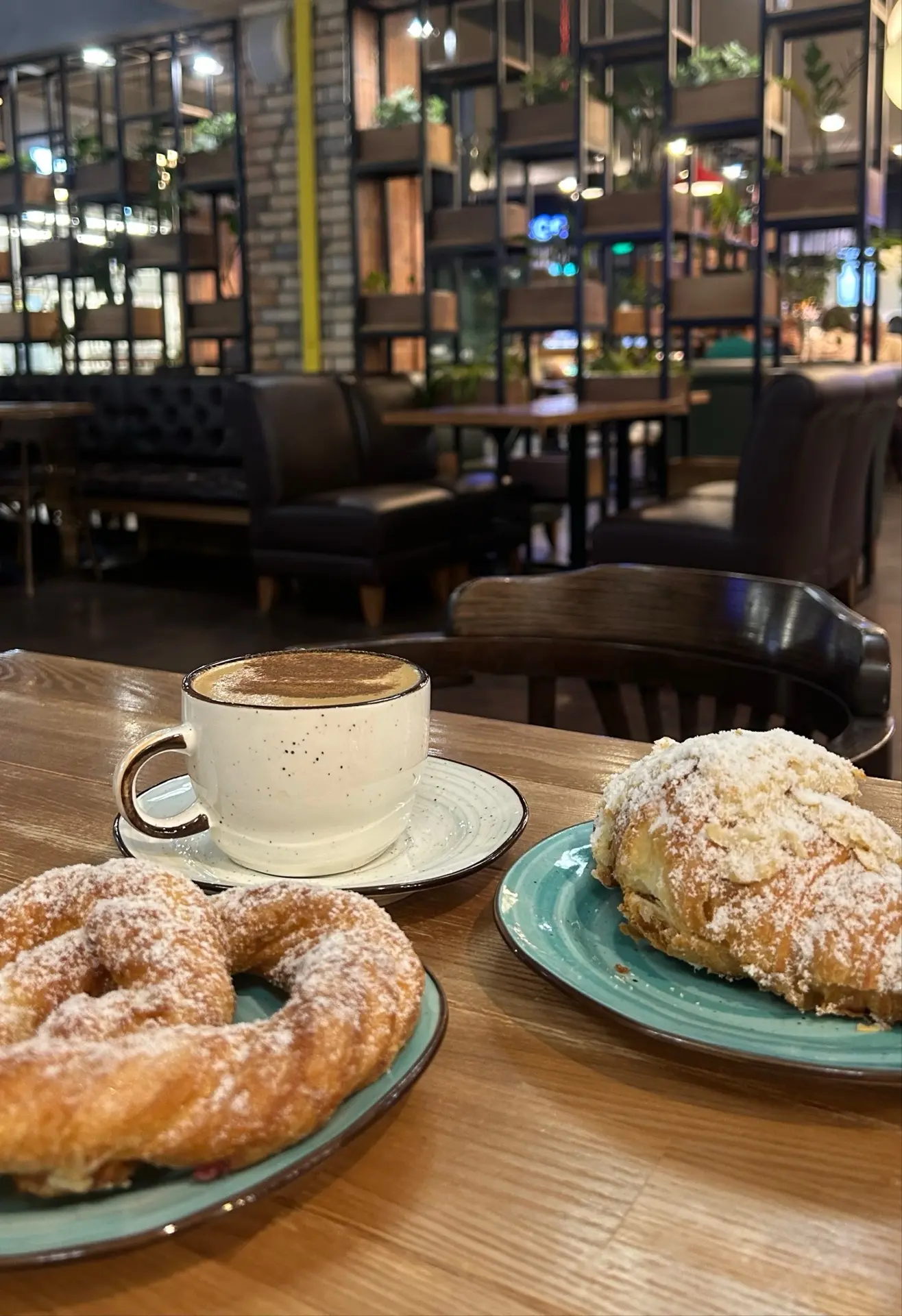 С наступлением холодов- количество выпитого кофе ☕️ значительно увеличивается 🥰