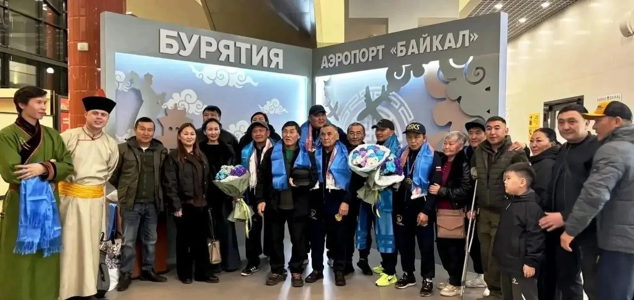 ⚡️ В аэропорту Байкал встретили призёров чемпионата мира по борьбе