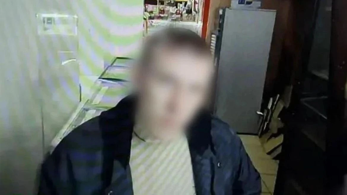 💰 У донецкой бабушки украли выплату за сына, погибшего на СВО: курьер задержан
