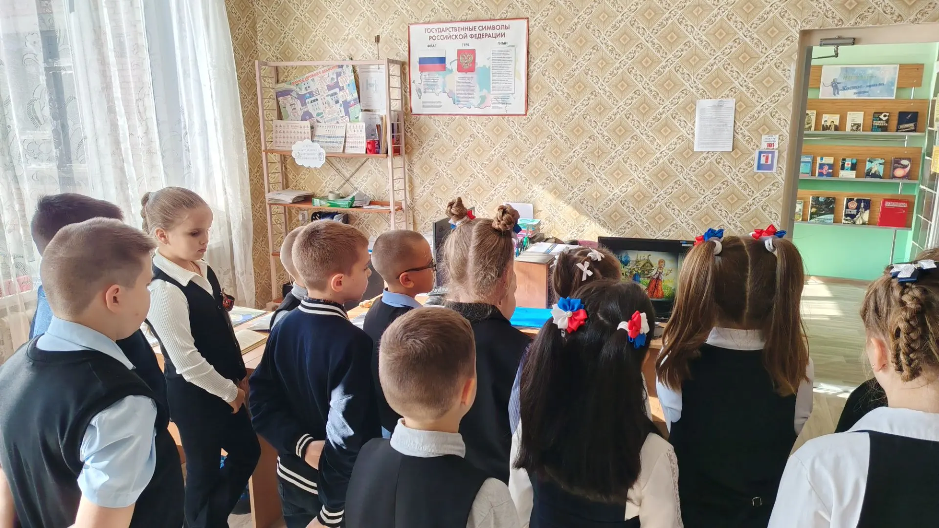 Литературное путешествие «К Аленькому цветочку»