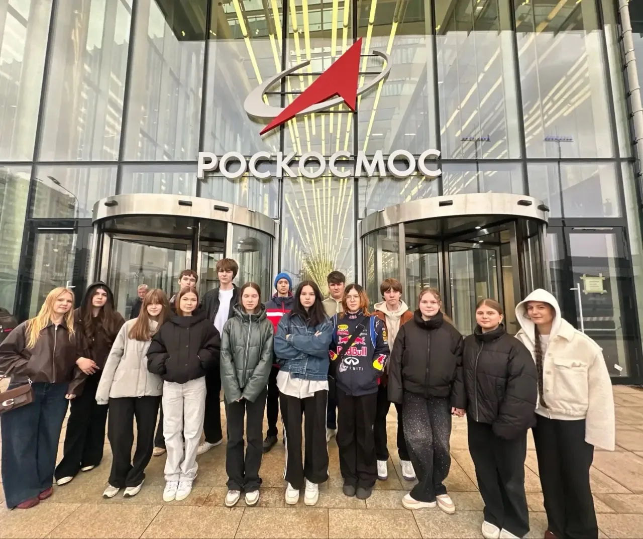 🚀 Шаг в космическое будущее: девятиклассники посетили Центр Хруничева!