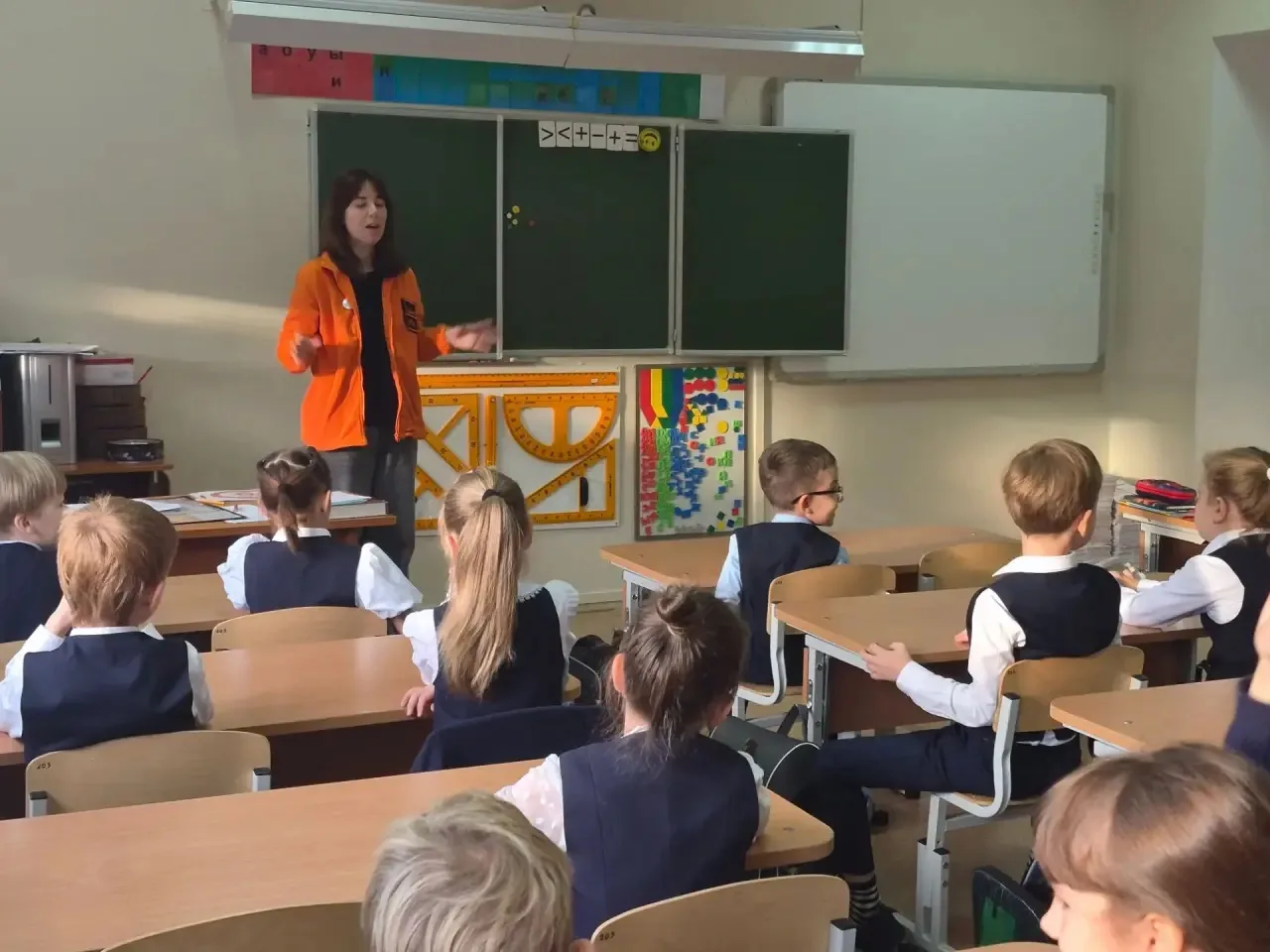 Сегодня в 1 «А» классе прошла важная и полезная встреча: к первоклассникам приходила до...