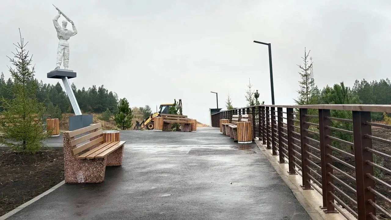 🏞 На трассе Уфа — Оренбург появилась новая смотровая площадка с памятником шахтёру