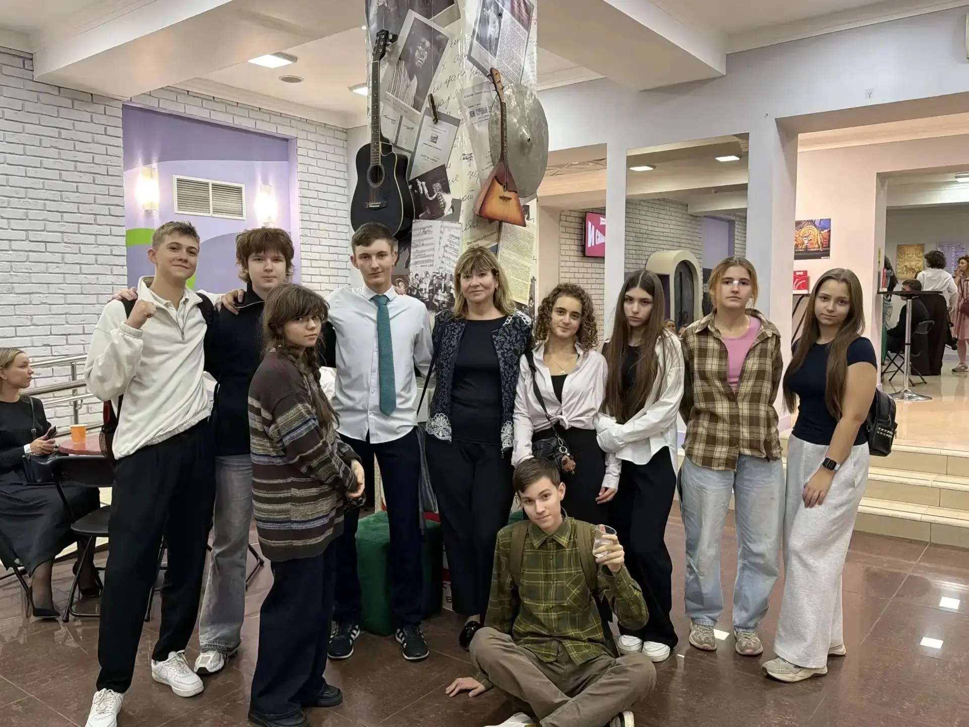 Ученики 10 Б класса посетили  "Театр роста".
