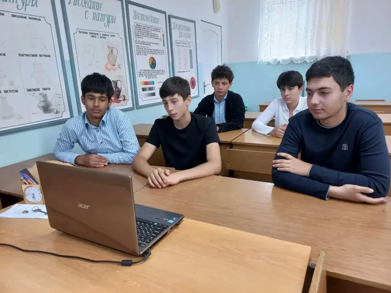 9 класс посмотрел фильм по " Антитеррору".