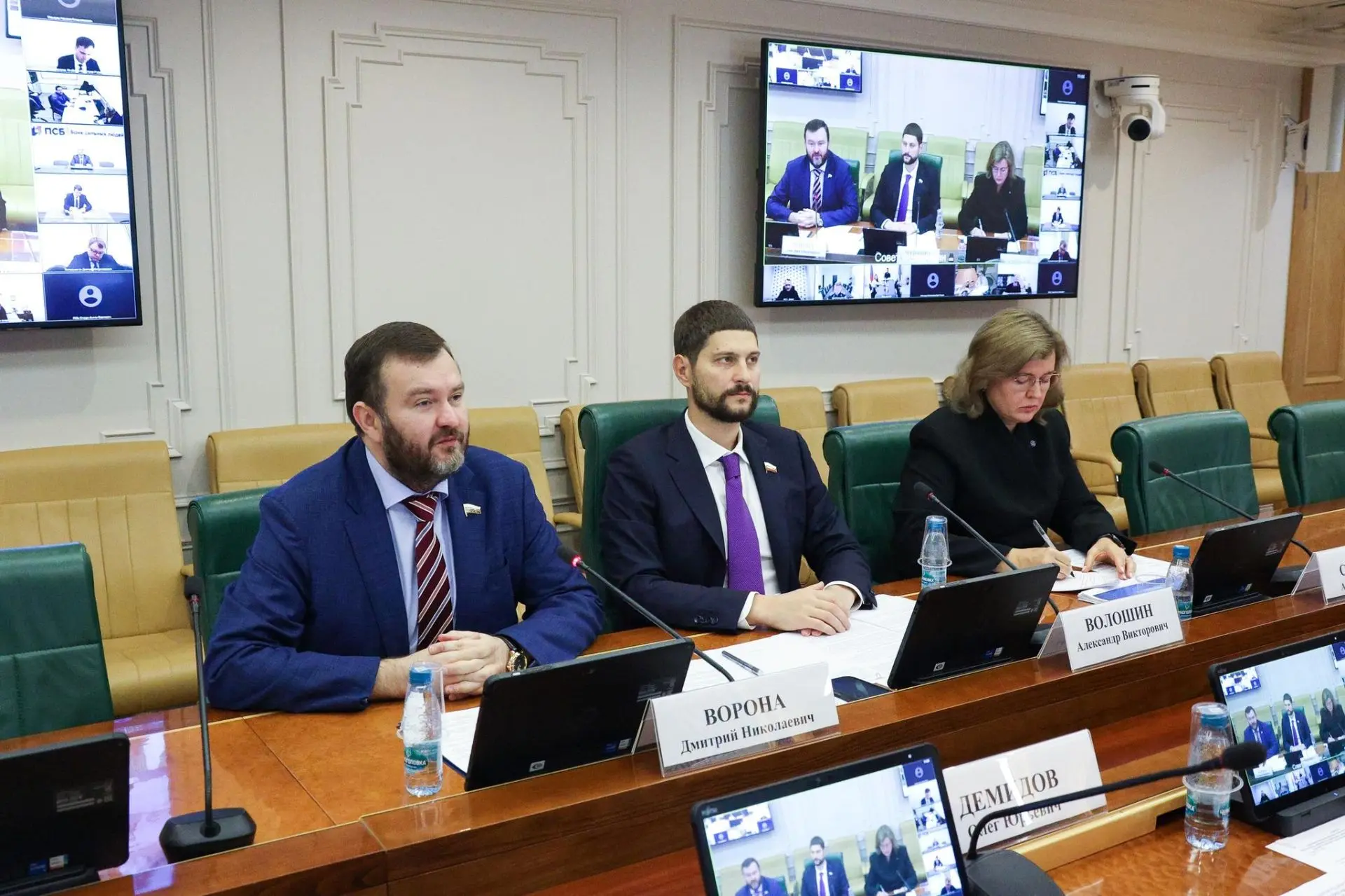 Продолжаем серию рабочих встреч по ТЭК воссоединенных регионов – сегодня провели в Сове...