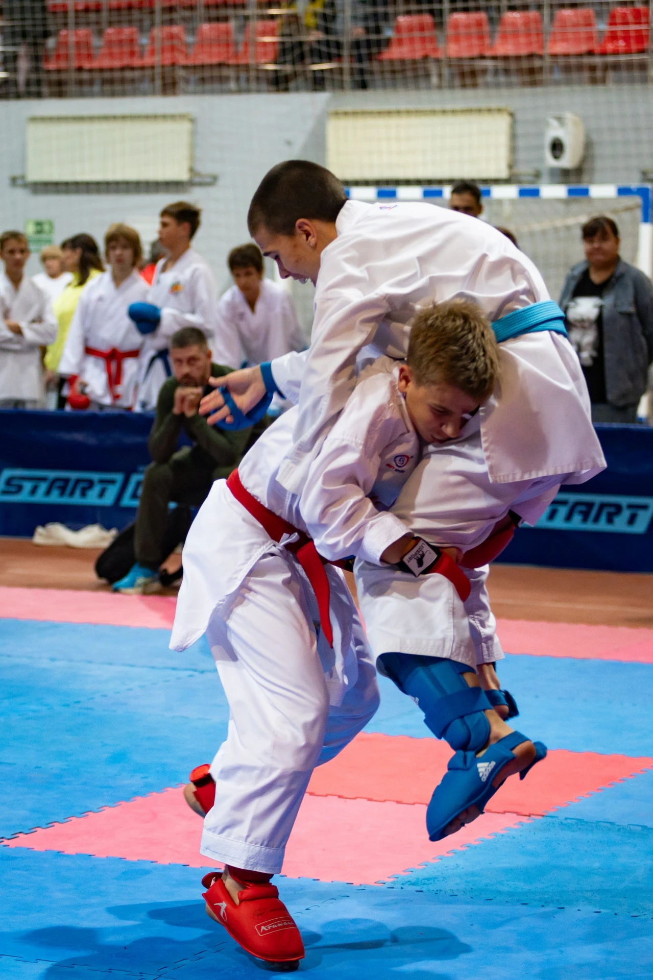 🥋 В Белгороде определили сильнейших каратистов региона