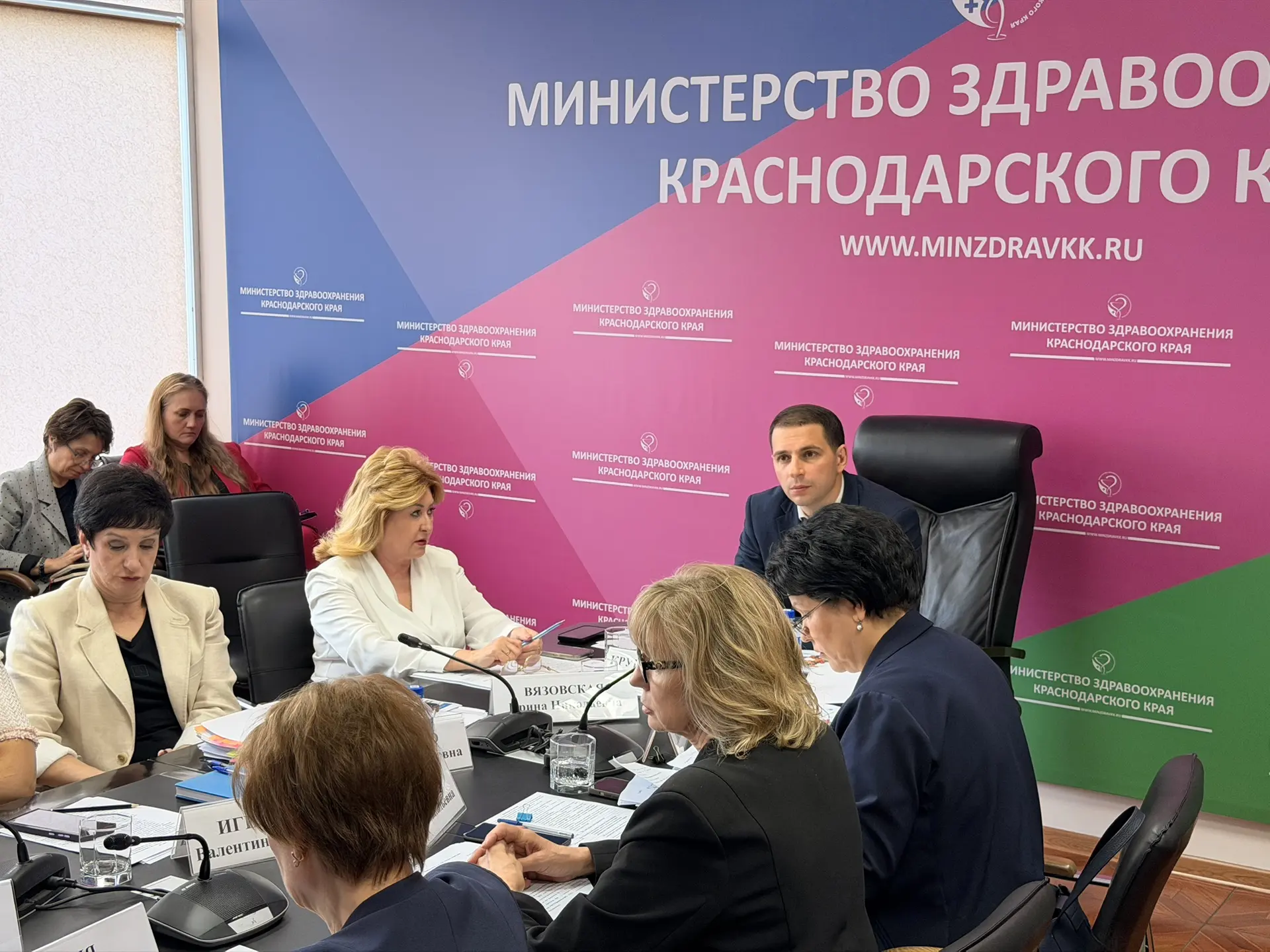 Ежемесячное совещание с главными врачами учреждений края сегодня прошло в формате ВКС