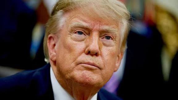 Украине нужен новый лидер, заявил Трамп. Он напомнил, что Зеленский много раз мог завер...