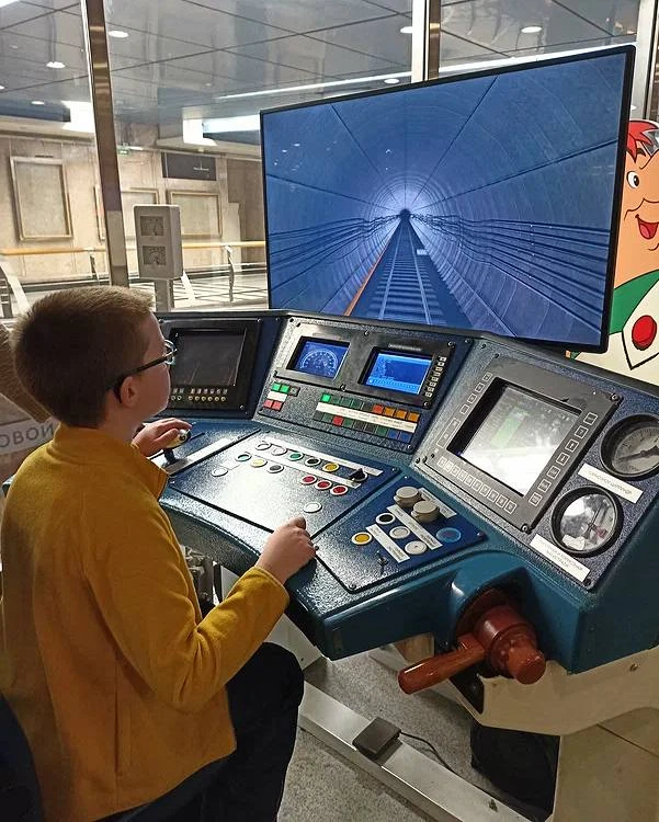 🚆 Бесплатный музей, где дети могут стать машинистами метро