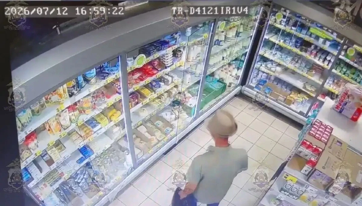 Боровичанин дважды за день выносил из магазина сыр и мясную продукцию