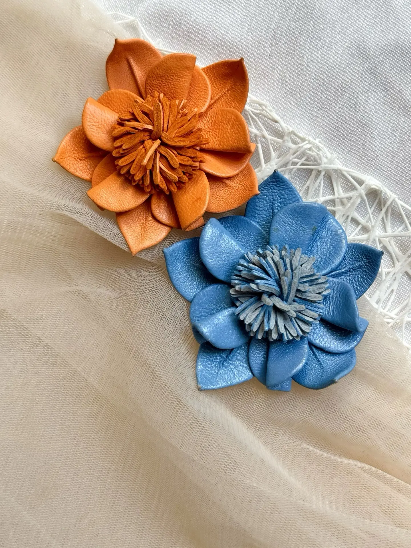 Цветочное настроение: яркий дуэт брошей 💐
