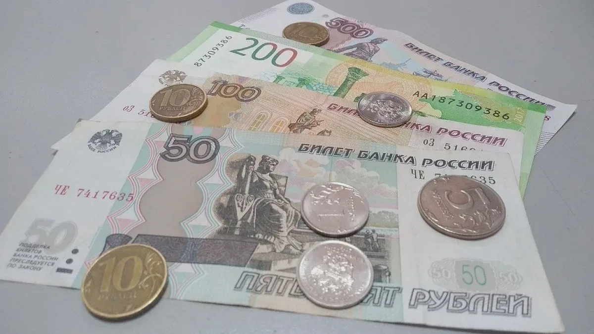 Пенсии части астраханцев выплатят раньше