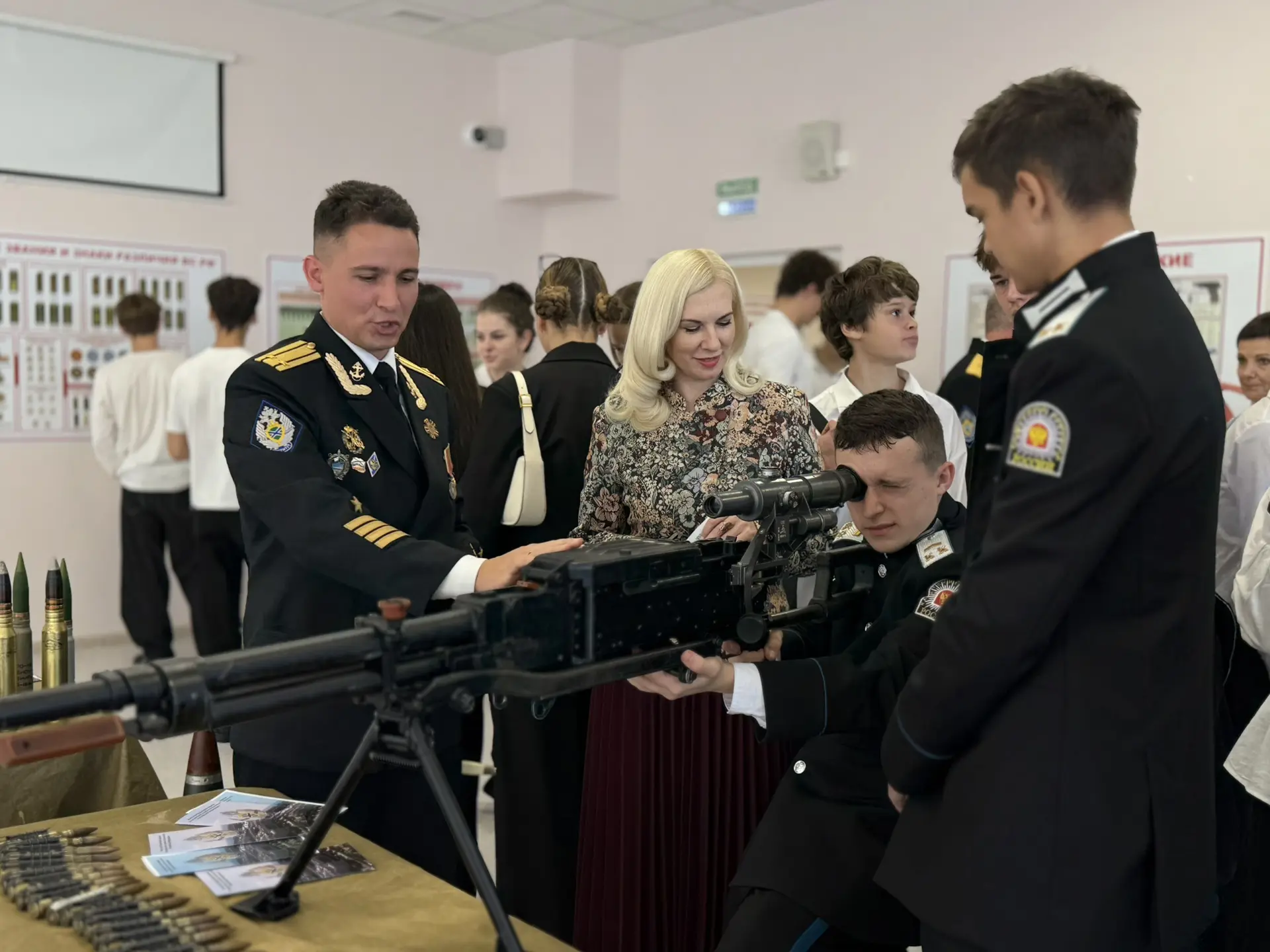 Сегодня в школе № 55 города Ставрополя прошла военно-патриотическая акция «Дни образова...