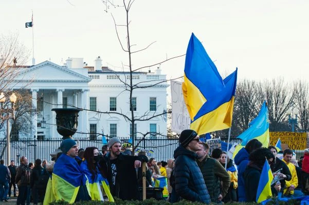 Сто тысяч украинцев могут депортировать из США