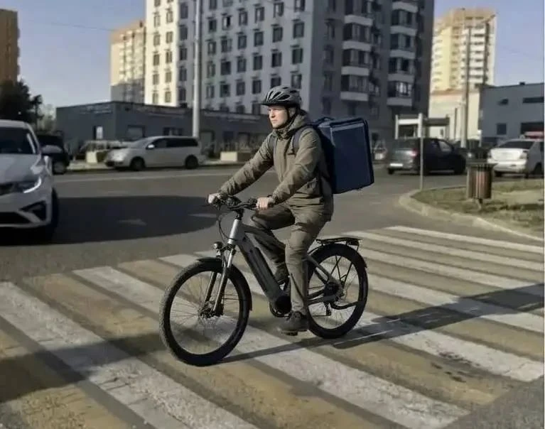 В Краснодарском крае предложили ввести права для курьеров
