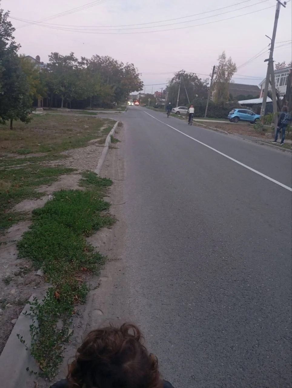 😱 В Анапе девушка с детской коляской едва не попала под мусоровоз. Жители просят сдела...