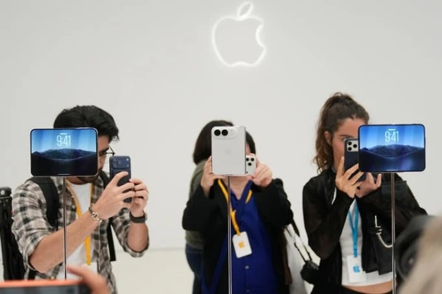 📱 Новые iPhone не пользуются большим спросом. Предзаказы на новую линейку смартфонов п...